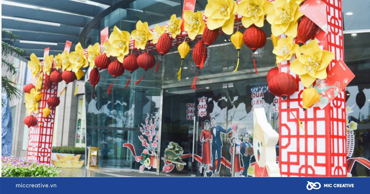 Trang trí cửa ra vào văn phòng
